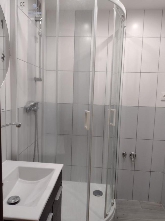 Apartmens Kv Karlovy Vary Bagian luar foto