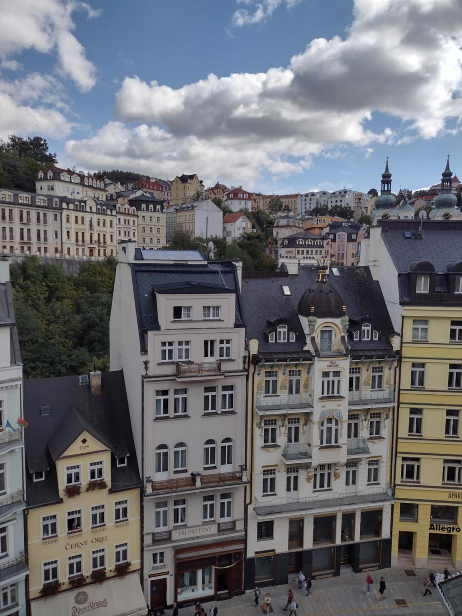 Apartmens Kv Karlovy Vary Bagian luar foto